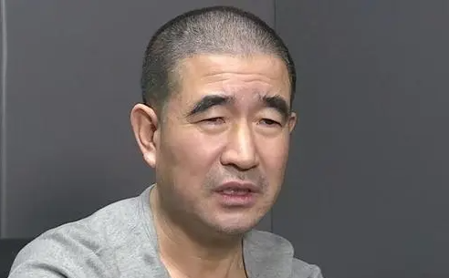 操纵设备中标，医院「一把手」被判刑